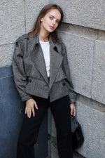 ЯКЕ ОТ РИБЕНА КОСТ