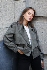 ЯКЕ ОТ СУРОВА ВЪЛНА