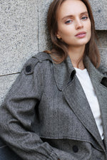 ЯКЕ ОТ РИБЕНА КОСТ