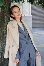 ЕДНОРЕДЕН БЛЕЙЗЪР В СИВО РАЙЕ