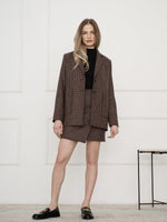 КЪСА ПОЛА ОТ СУРОВА ВЪЛНА