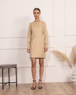 БЛЕСТЯЩА РОКЛЯ С ЕФЕКТЕН ГРЪБ