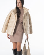 КАПИТОНИРАНО БЕЖОВО ЯКЕ